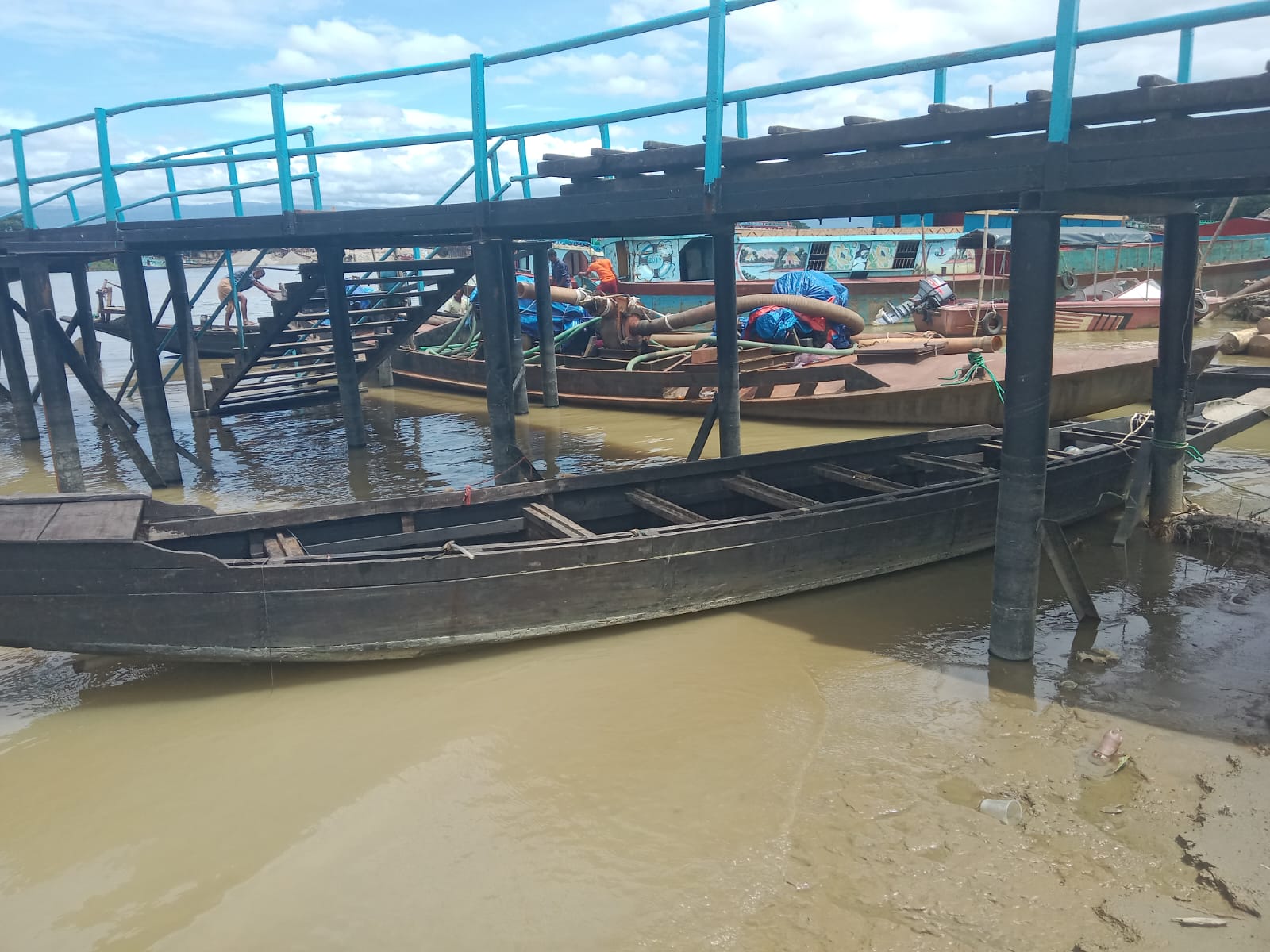 ছাতকে নদীপথে চাঁদাবাজদের নৌকা জব্দ করেছে নৌ-পুলিশ