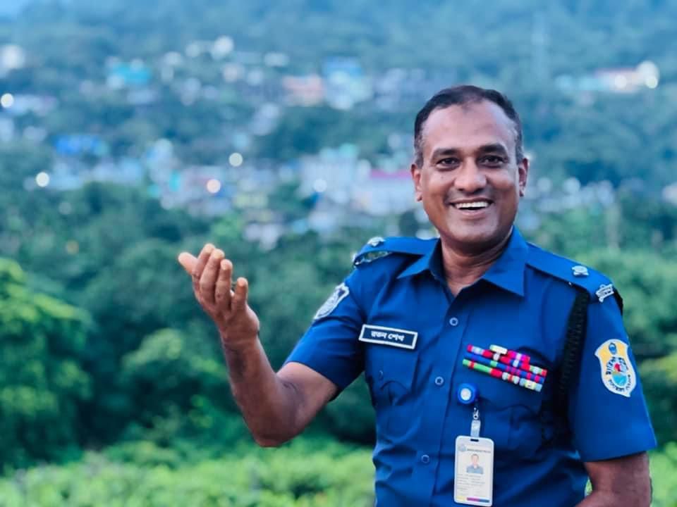 একজন দুর্নীতি মুক্ত সৎ ও মানবিক পুলিশ অফিসার:: রতন শেখ