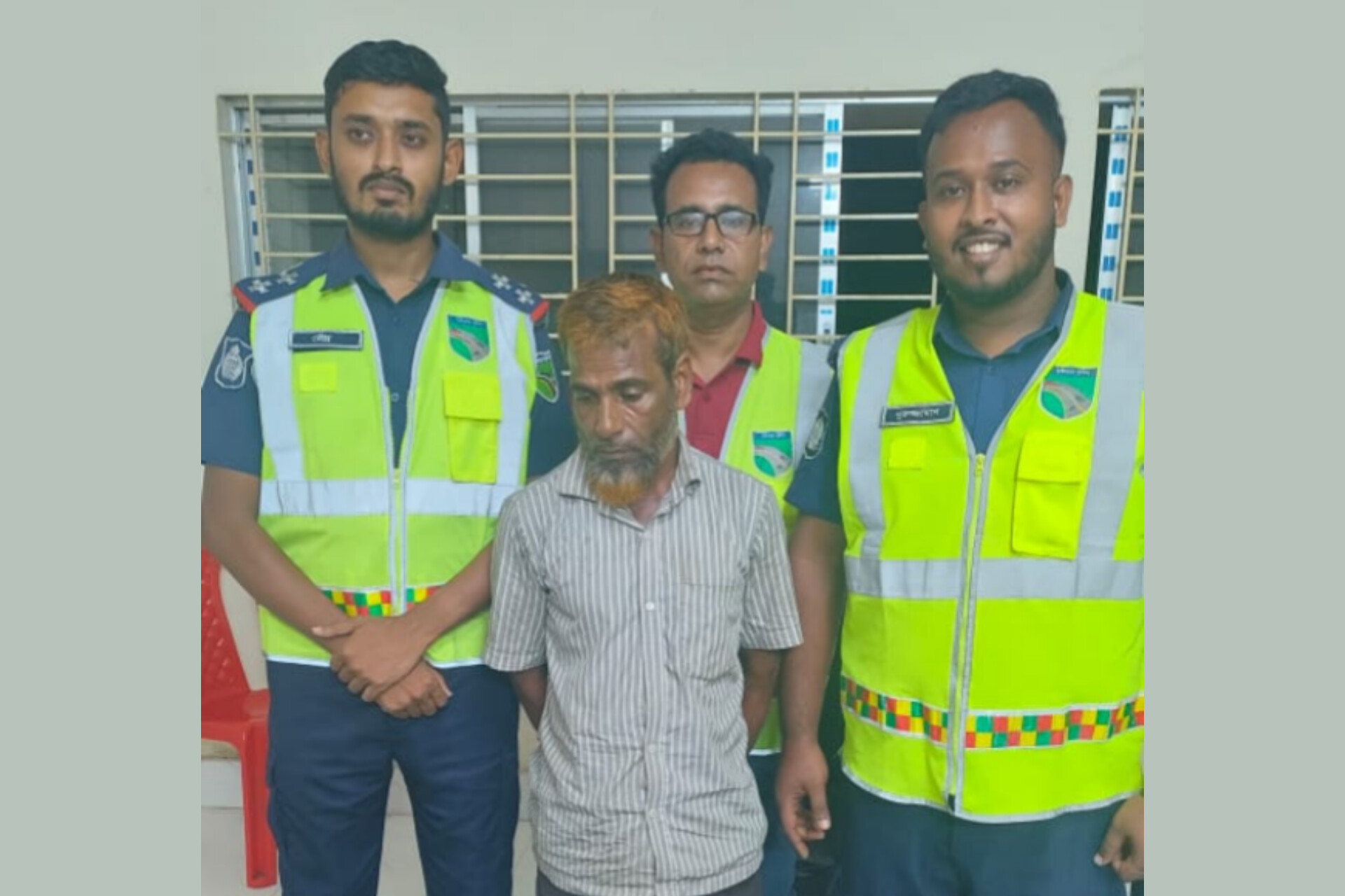 তামাবিল হাইওয়ে থানা পুলিশে অভিযানে ইয়াবাসহ আ ট ক-১