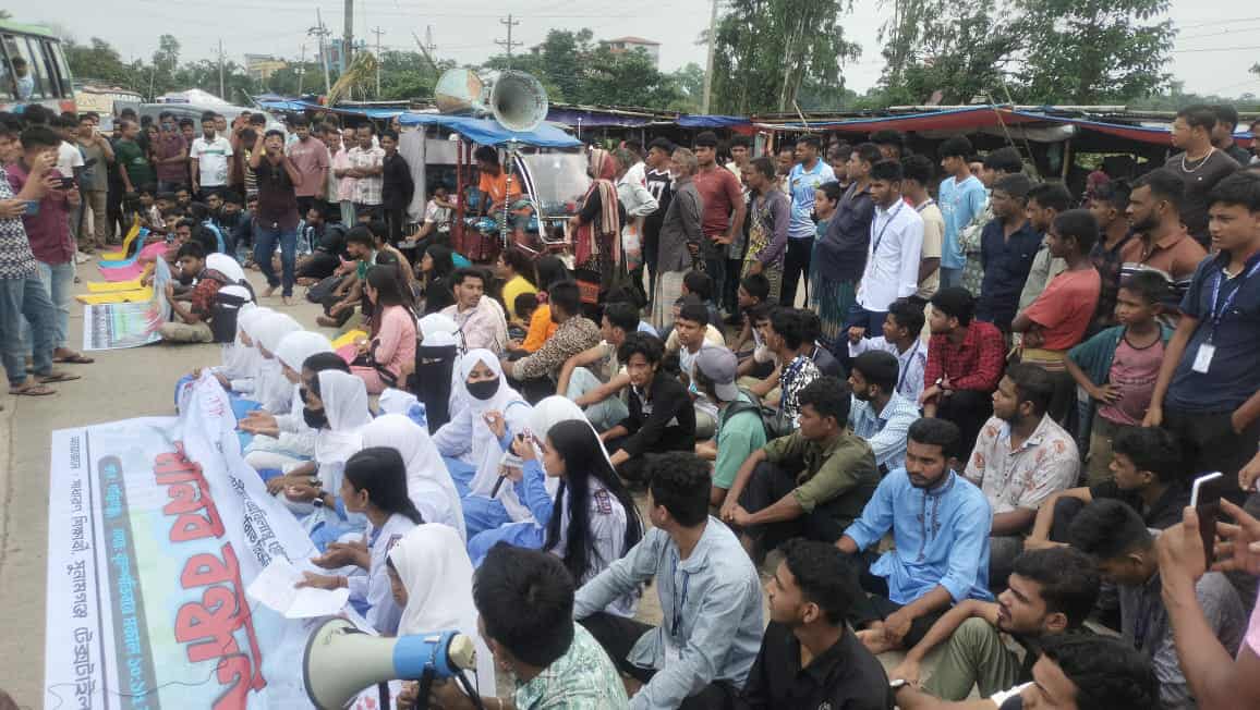 দুই শিক্ষার্থী নিহতের ঘটনায় উত্তাল সুনামগঞ্জ, ১২ ঘন্টার আল্টিমেটাম