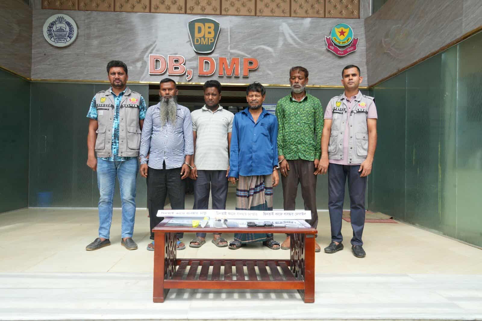 রাজধানীর শেরেবাংলা নগরে সিএনজি স্টার্ট বন্ধ করে ছিনতাই: চক্রের মূলহোতাসহ চার জন গ্রেফতার