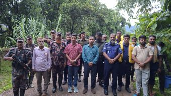 ছাতকে পরিবেশ রক্ষায় প্রশাসনের অভিযান   ড্রেজার ও বাল্কহেড জব্দ, ২ জন আটক 