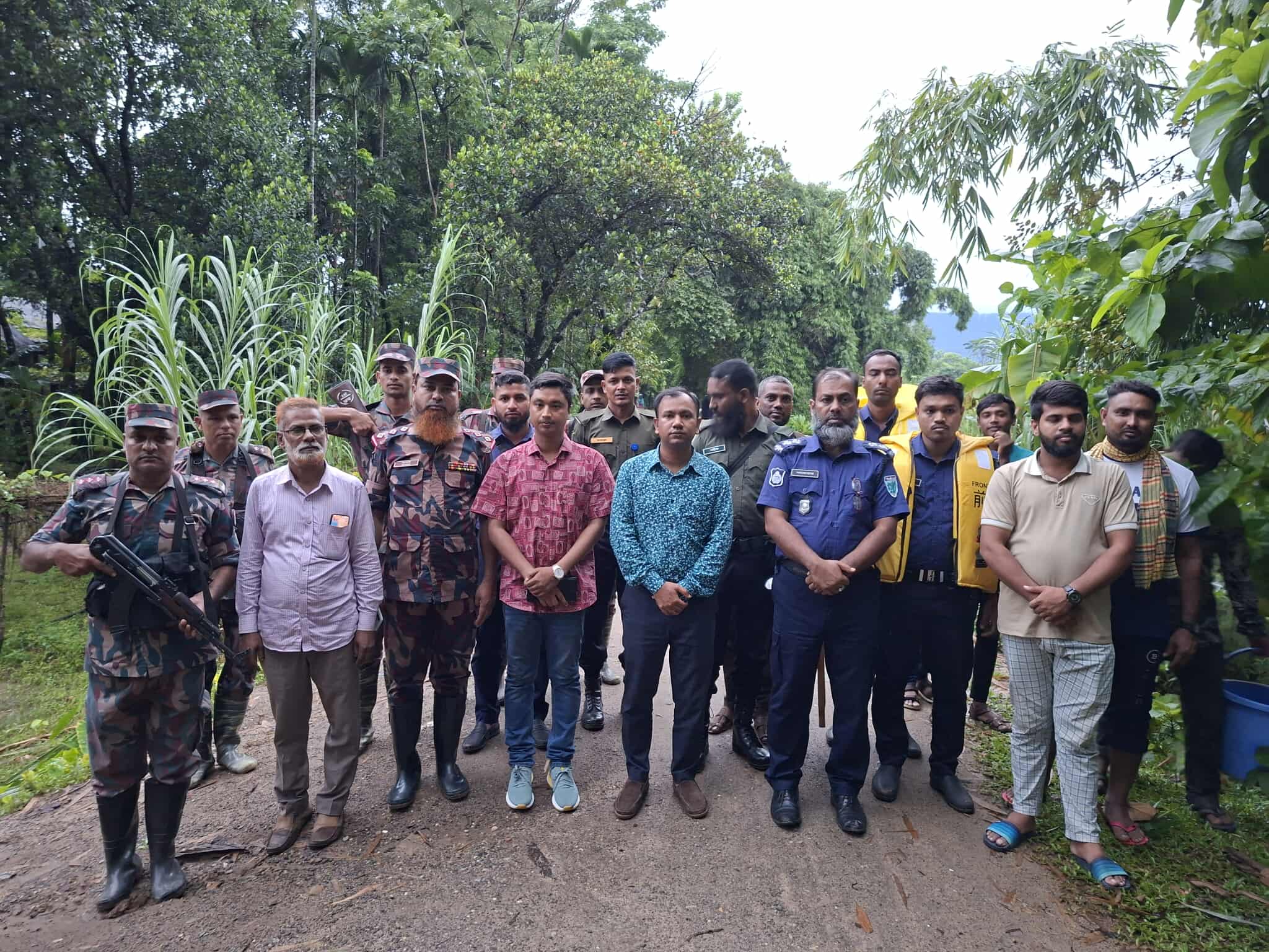 ছাতকে পরিবেশ রক্ষায় প্রশাসনের অভিযান   ড্রেজার ও বাল্কহেড জব্দ, ২ জন আটক 