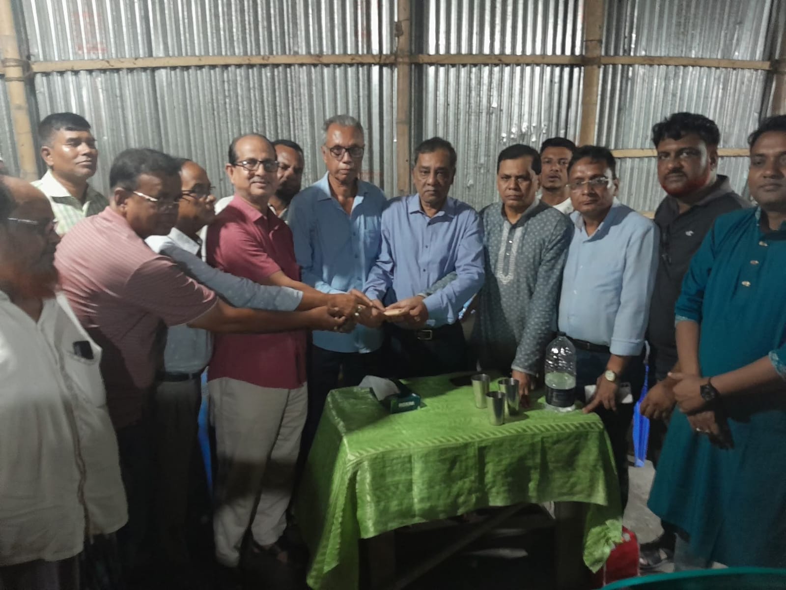 বিশ্বনাথের ২২টি সার্বজনীন পূজা মন্ডপে ইলিয়াসপত্নী লুনার অনুদান প্রদান