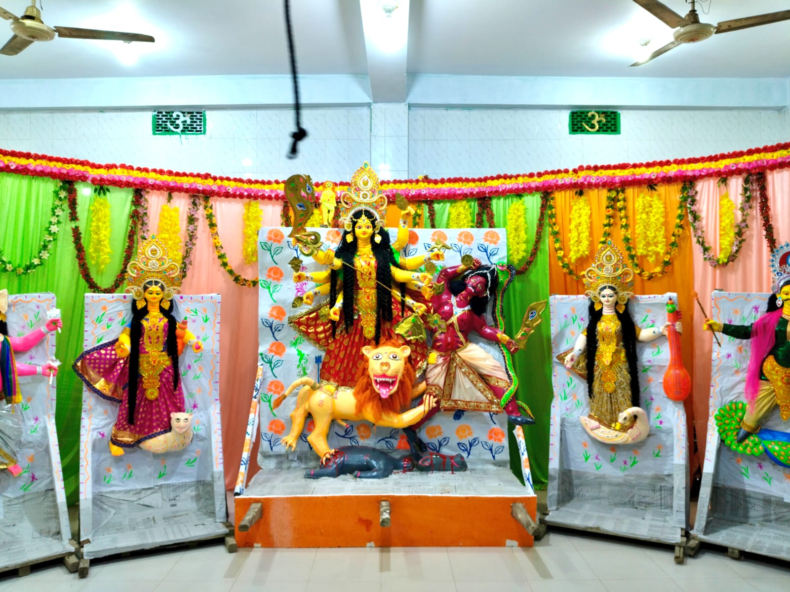 ষষ্ঠী পূজার মধ্য দিয়ে শারদীয় দুর্গোৎসব শুরু: জৈন্তাপুরে শারদ উৎসবে ১৯ মণ্ডপ