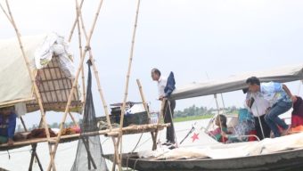 মৎস্য উপদেষ্টার নদী পরিদর্শন; অবৈধ জাল ব্যবহার করায় ৫ জেলের কারাদণ্ড