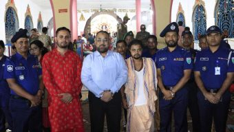 সিলেট রেঞ্জ ডিআইজির মৌলভীবাজারের পূজা মণ্ডপ পরিদর্শন 