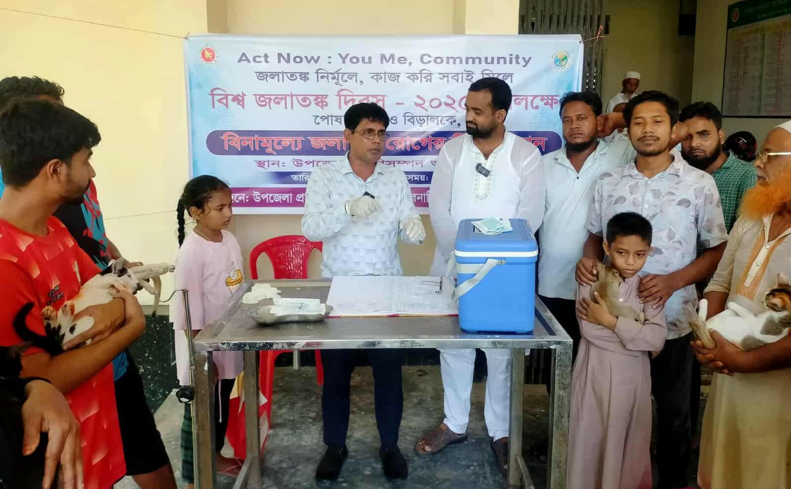 নকলায় বিশ্ব জলাতঙ্ক দিবস উপলক্ষে বিনামূল্যে জলাতঙ্কের টিকা প্রদান