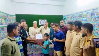 জৈন্তাপুরে প্রবাসী মাস্টার রওশনের উদ্যোগে শিক্ষার্থীদের মাঝে শিক্ষা উপকরণ ও নগদ অর্থ বিতরণ 