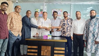 সিলেট জেলা বিএনপির সাধারণ সম্পাদক এমরান আহমদ চৌধুরীর সাথে  জেলা তাঁতীদলের সৌজন্যে সাক্ষাৎ 