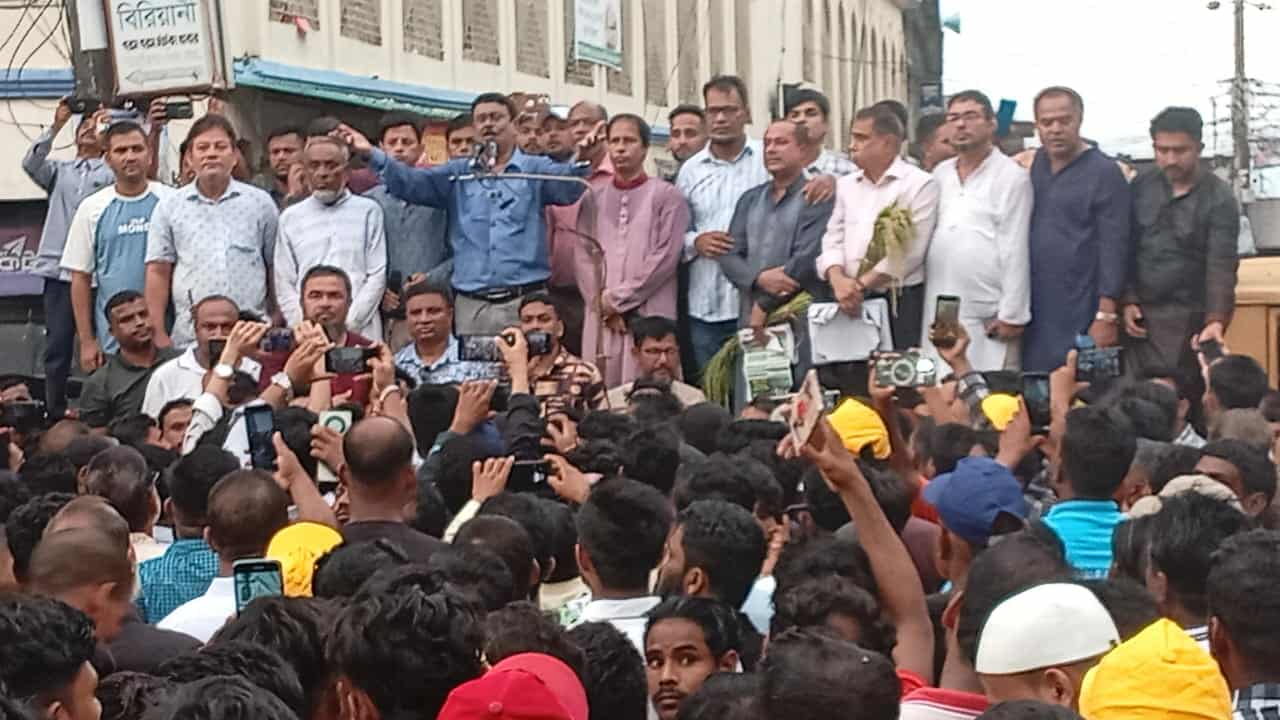 ছাতকে কলিম উদ্দিন আহমেদ মিলনের নেতৃত্বে বিশাল শো-ডাউন: ৩১ দফার লিফলেট বিতরণ ও সমাবেশ 