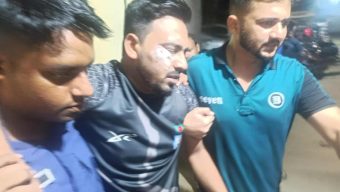 নবীগঞ্জে চোরাই মোবাইল উদ্ধারে গিয়ে পুলিশের ওপর হামলা